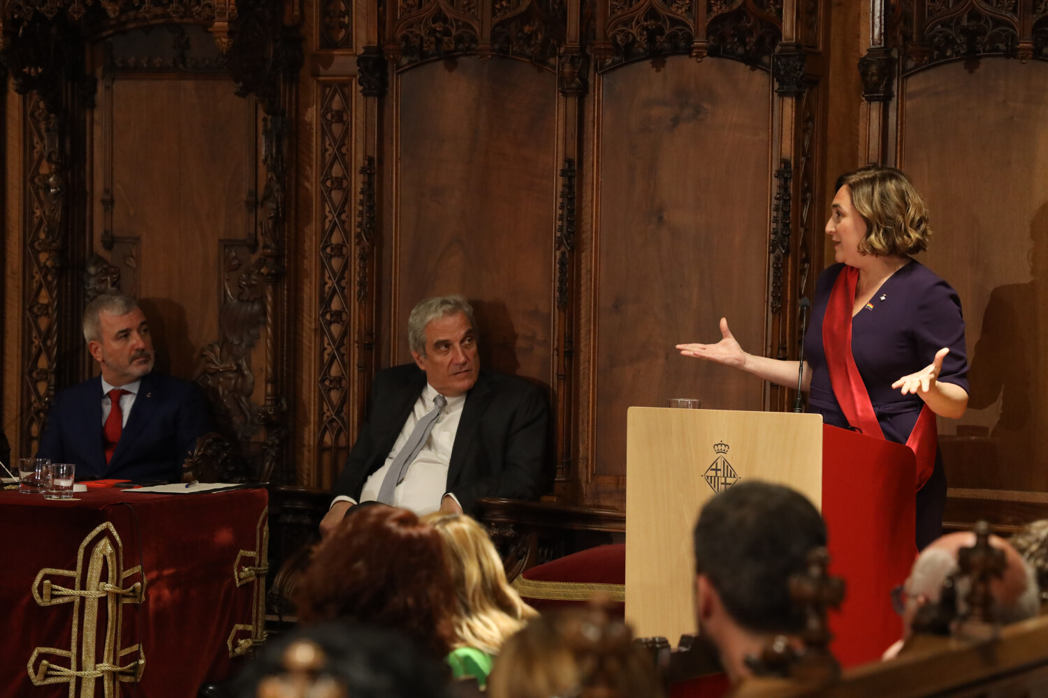 Ada Colau anunciant el suport a Jaume Collboni