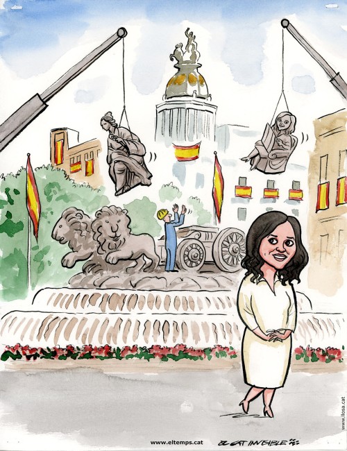 Ayuso s'autocol·loca a la Cibeles