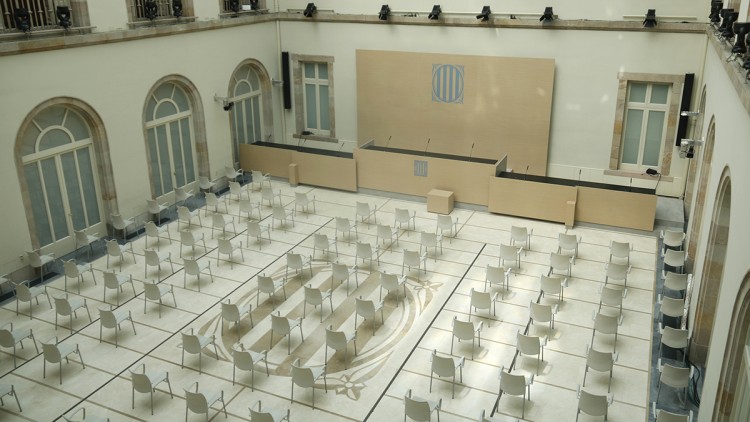 Pla general picat de l'auditori del Parlament el 9 de març de 2021, preparat per a la sessió constitutiva de la XIII legislatura. Agència Catalana de Notícies