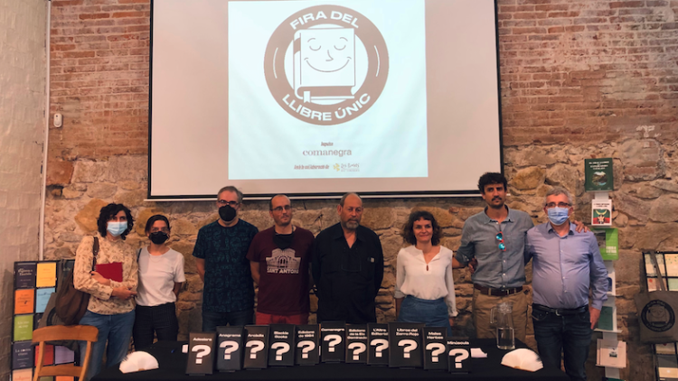 Joan Sala, Jordi Puig i Alba Cayón de Comanegra, Jordi Raventós d'Adesiara, M. Teresa Slanzi d'Anagrama, Maria Nadal d'Arcàdia i Lucía Franco de Paz i Fernando Diego García de Libros del Zorro Rojo.. ACN