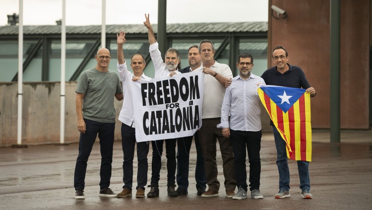 Els presos polítics, a l'eixida de Lledoners. Jordi Play