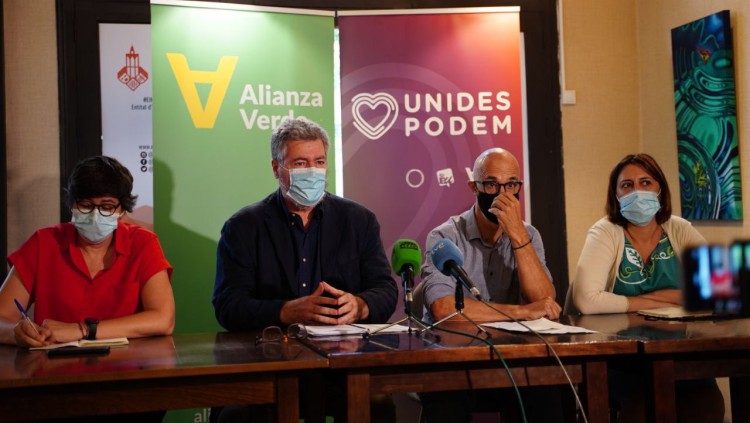 Pilar Lima, Juan López de Uralde, Julià Álvaro i Rosa Pérez en la presentació aquest dimarts d'Aliança Verda| @pilar_lima