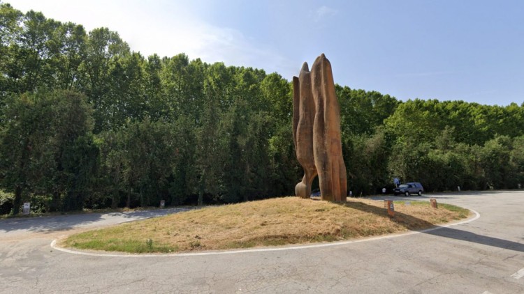 L’escultura del català Juan Gardy Artigas a l’entrada de Girona