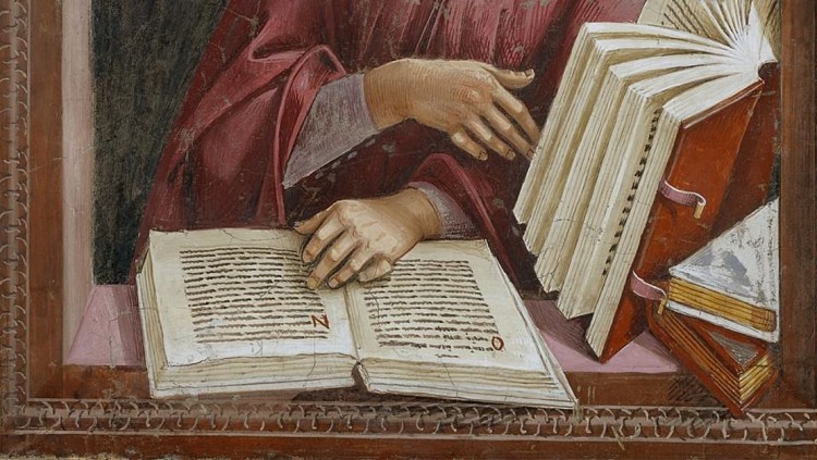 Guillem Nicolau, capellà reial i rector de Maella, és un personatge que contribuí al coneixement i a la difusió de la literatura clàssica llatina al segle XIV traduint-la de la llengua original al català. Hi havia un públic lector que, per les dificultats en el coneixement adient de la gramàtica llatina, reclamava el trasllat dels textos llatins a la llengua vulgar i, com a traductor, Guillem Nicolau treballà per als reis Pere III el Cerimoniós i Joan I el Caçador
