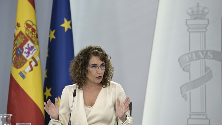 La ministra espanyola d'Hisenda, Maria Jesús Montero, en roda de premsa. Europa Press