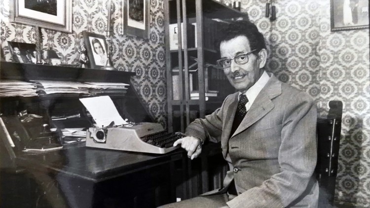Enric Valor el 1982. © JVRodriguez | Enllaç a la pàgina de l'autor: www.fotojvrodriguez.es”