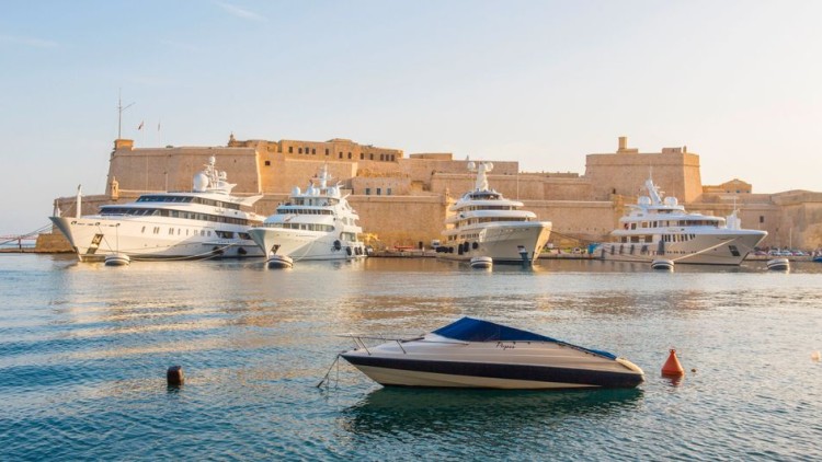 El port esportiu de Valleta a Malta, un dels països europeus amb la fiscalitat més baixa per a les empreses estrangeres. Der Spiegel