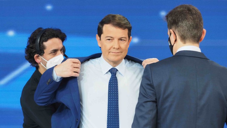 El candidat del PP a la presidència de la Junta de Castella i Lleó, Alfonso Fernández Mañueco, en un dels dos debats electorals.. Europa Press