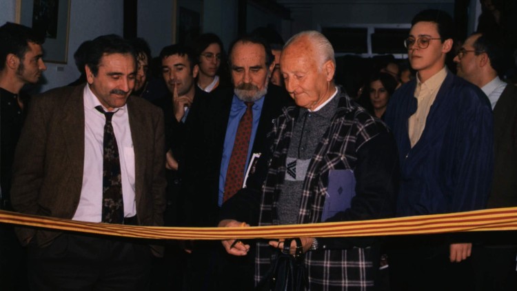 Eliseu Climent, Vicent Gonzálvez, Enrique Cerdán Tato i Jordi Vayà inauguren el Casal Jaume I el 1997. Ferran Bolta / Arxiu EL TEMPS