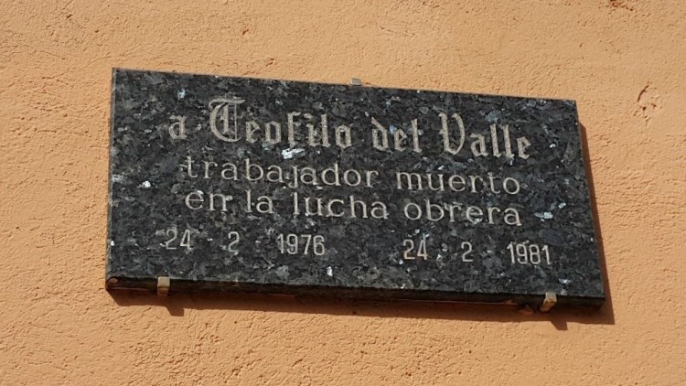 Placa en homenatge al treballador assassinat| UA