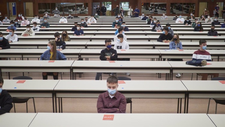 Alumnes a una classes universitària en l'etapa dura de la pandèmia| Europa Press