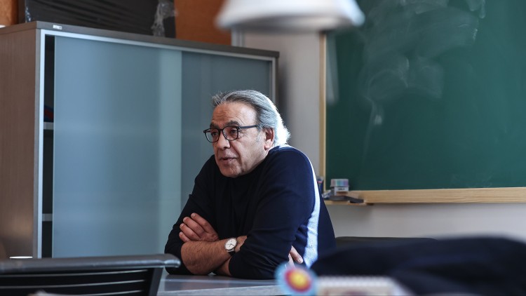 Manolo Mata, en el seu despatx de síndic socialista a les Corts valencianes, que acaba d’abandonar.. Europa Press