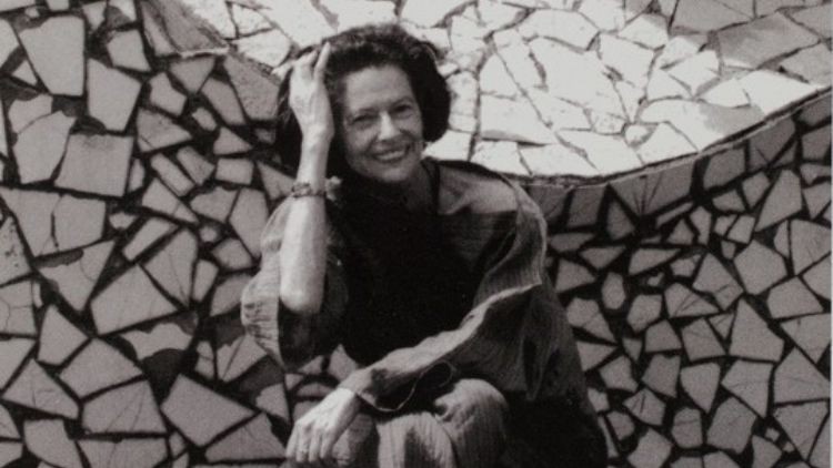 Brigitte Baer al terrat de la Casa Milà de Gaudí, Barcelona, 1990