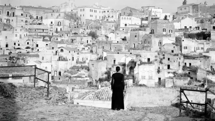 La vora del temps - Antiga Roma de la sèrie Vagarejant, 2006 © Carrie Mae Weems, gentilesa Jack Shainman Gallery, Nova York i Galerie Barbara Thumm, Berlin.