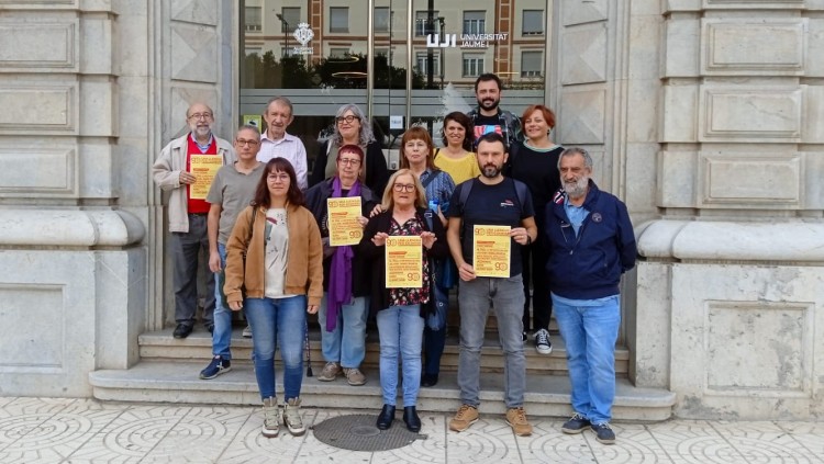 Els membres de Castelló per la Llengua han presentat els actes pel 90 aniversari de les Normes del 32.. Castelló per la Llengua