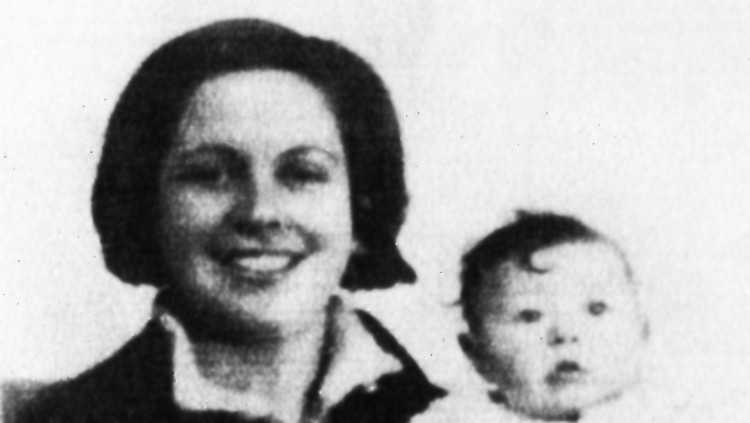 Aurora Picornell, amb la seva filla
