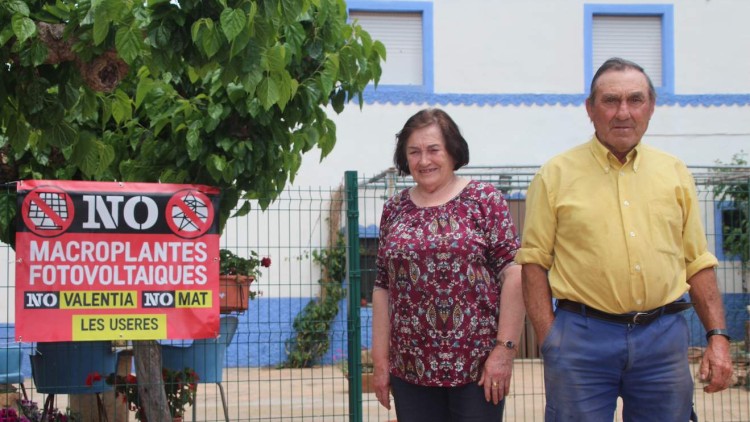 Leonor Chaparra i Tomás Segura, veïns de les Useres afectats per la megaplanta.. EL TEMPS