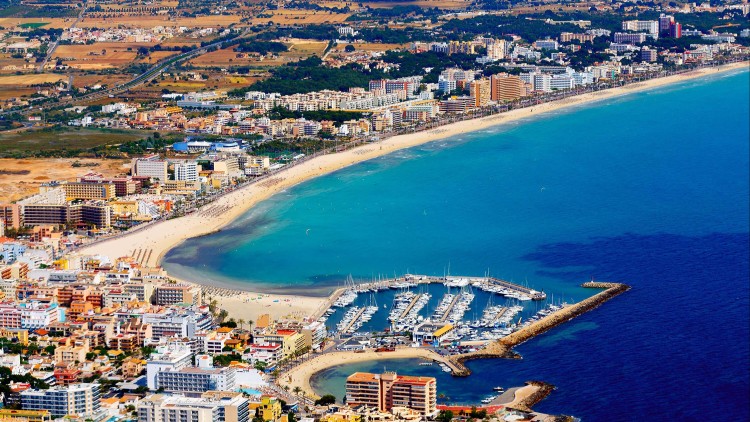 L’únic diputat que tria la més petita de les illes, Formentera, podria ser el que inclinés la majoria del Parlament cap a l’esquerra o la dreta