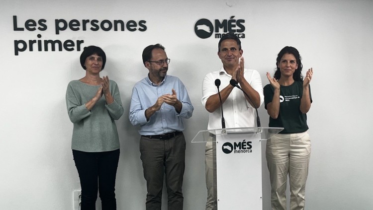 Membres de Més per Menorca durant la nit electoral. Europa Press
