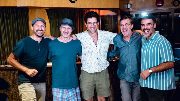 David Gadea, Jorde Rossy, Albert, Javier Colina i Borja Barrueta en l’estudi de gravació de “La espuma del mar”.. Jaime Massieu