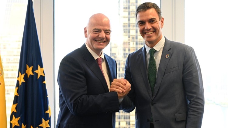 El president de la FIFA, Gianni Infantino, amb el president espanyol Pedro Sánchez. Europa Press