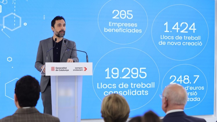 El conseller d'Empresa i Treball, Roger Torrent i Ramió, durant la presentació dels ajuts.. Oriol Pagès