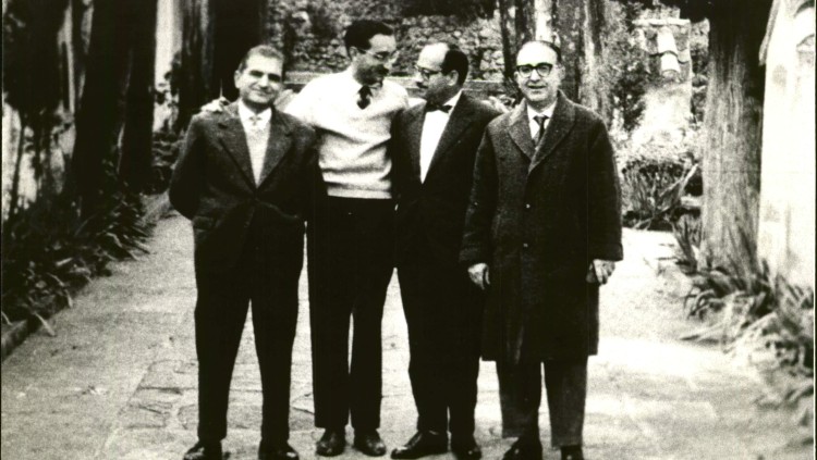 Joan Reglà, Joan Fuster, Miquel Tarradell i Manuel Sanchis Guarner, promotors des de 1960 del projecte d’elaboració d’una Història del País Valencià en diversos volums.