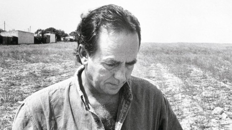 Detall de la coberta d'A propòsit de Joan Manuel Serrat