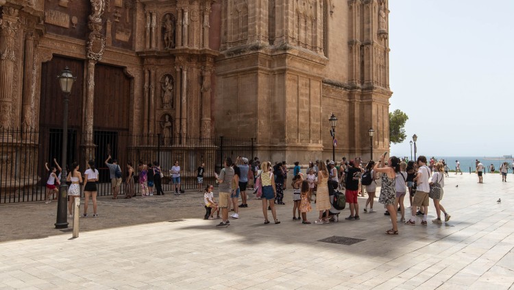 L’afluència de turistes és cada any superior, tot i que no millora el benestar social, sinó tot el contrari. Europa Press