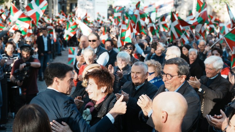El futur 'lehendakari', Imanol Pradales, durant la campanya electoral del PNB| Europa Press