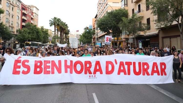 Manifestació contra el turisme massiu a Palma. Europa Press