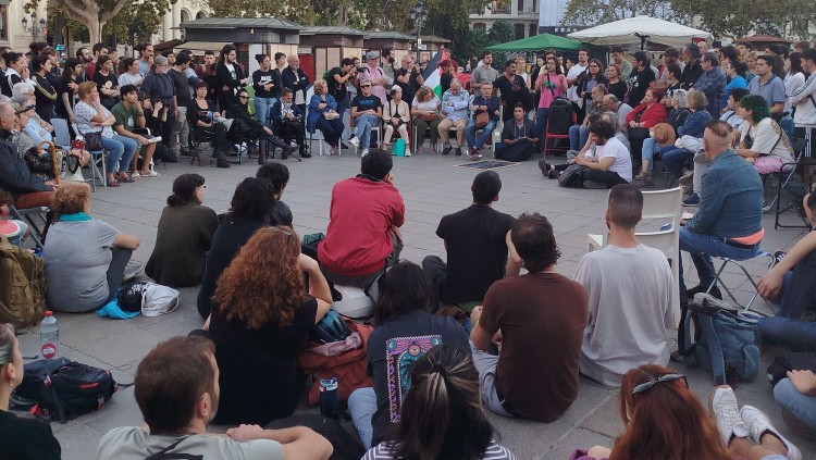 L'assemblea oberta d'aquest dilluns| Moisés Pérez/EL TEMPS. 
