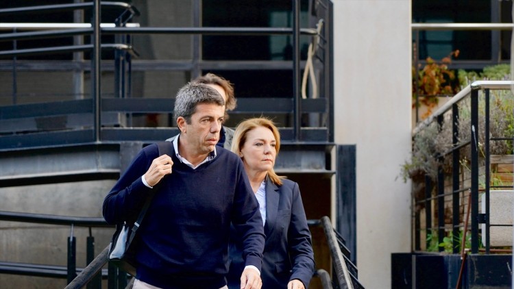 El president valencià, Carlos Mazón, acompanyat de la nova portaveu, Susana Camarero| Europa Press