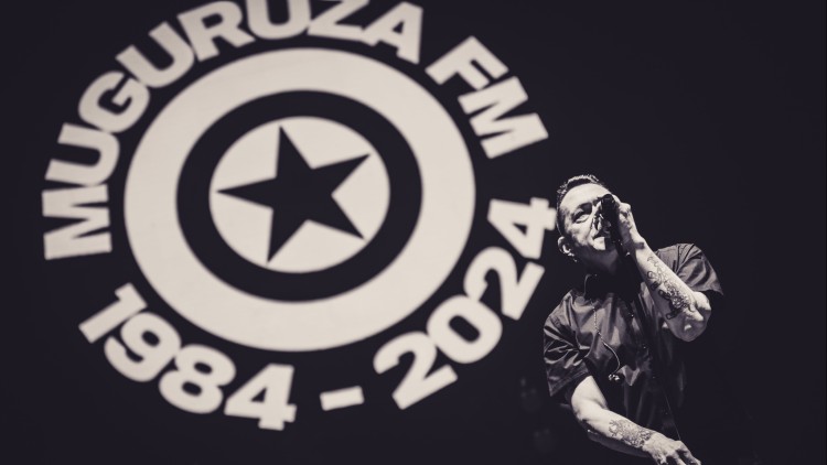 Fermin Muguruza, durant la seua gira de quaranta anys a sobre dels escenaris| Gaizka Peñafiel.