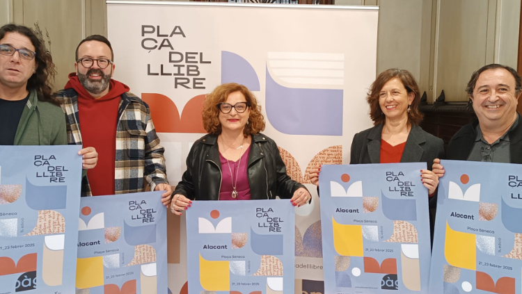 D'esquerra a dreta: Ismael Vicedo (Escola Valenciana), Hèctor Càmara (UA), Lliris Picó (AELC), Montse Vives (Acció Cultural) i Rafael Domínguez (Fundació Full)