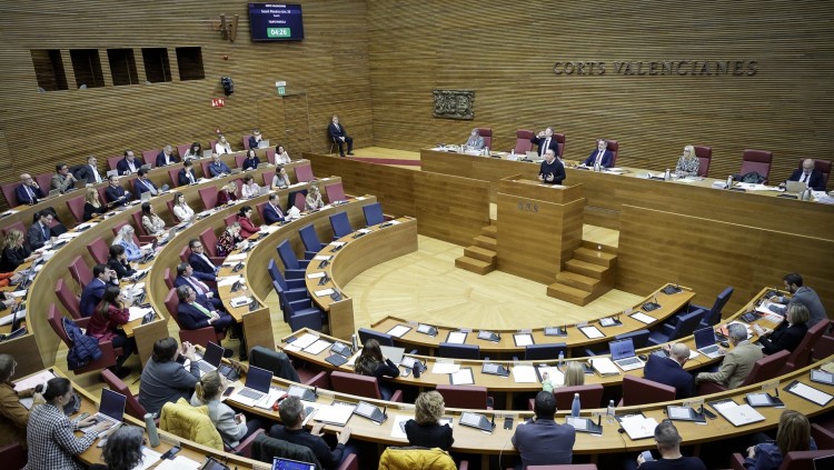 Panoràmica de les Corts valencianes en la sessió parlamentària d’aquest dimecres.