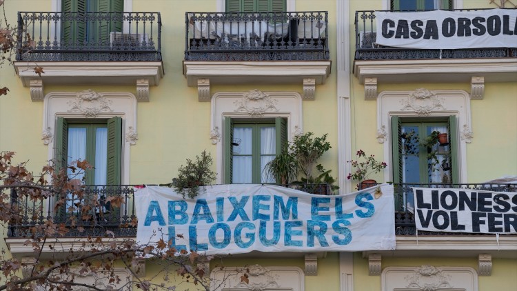 Estampa de la protesta a la Casa Orsola| Europa Press. 