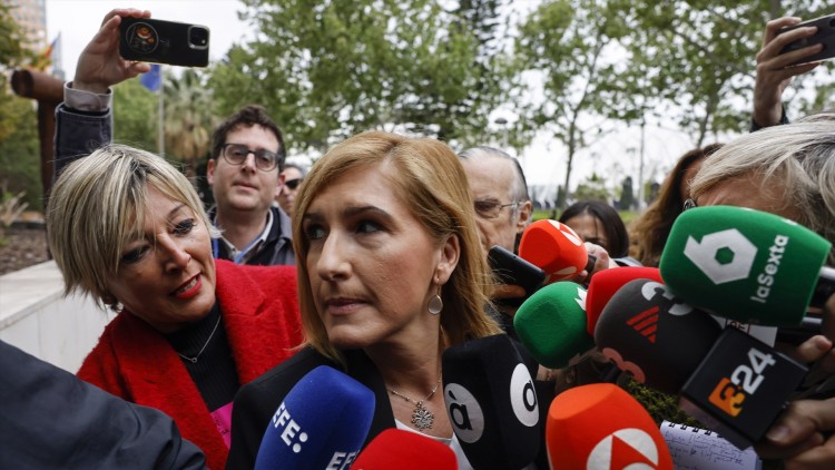 L'exconsellera Salomé Pradas en arribar a la Ciutat de la Justícia de València| Europa Press/Rober Solsona. 