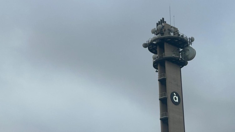 La seu d'À Punt, a Burjassot.. EL TEMPS