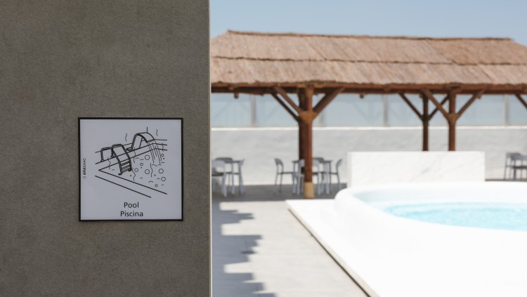 Piscina amb picotograma| Port Hotels. 