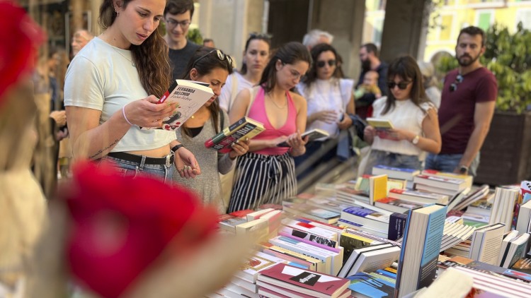 Paradeta de llibres durant Sant Jordi 2025 a Palma (Foto Europa Press)
