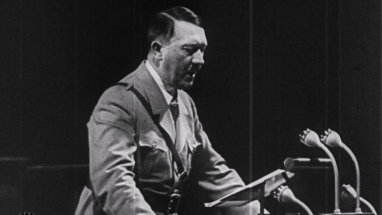 Fotograma del film 'Ce qu'il a dit: Ce qu'il a fait' (El que ha dit: el que ha fet), sobre les mentides de Hitler, de Germaine Dulac. ACN/ Museu Tàpies