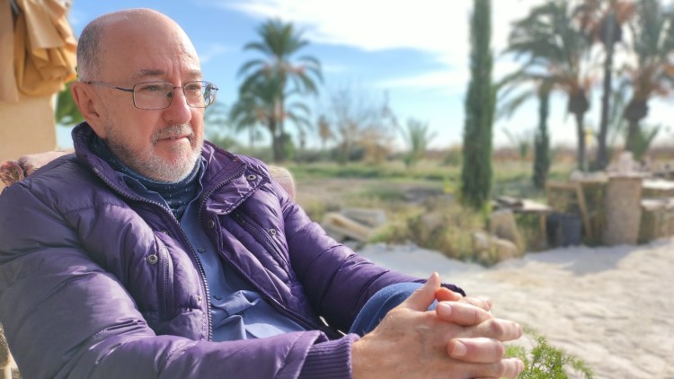 L'escriptor i arquitecte d'Elx Gaspar Jaén.. Xavier Aliaga