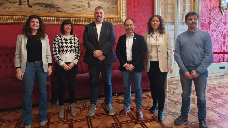 Els sis diputats de Més, entre Mallorca i Menorca  (Foto Més per Mallorca)
