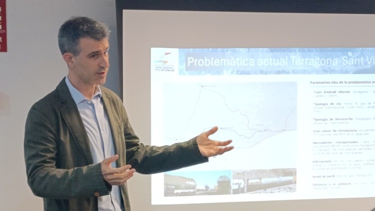 Efraín Larrea, responsable d'estudis logístics de MCRIT