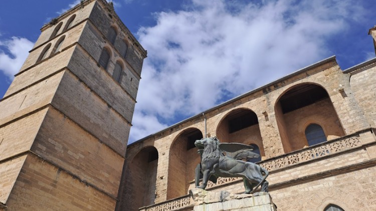 L'emblemàtica estàtua del lleó de sant marc, de Sineu