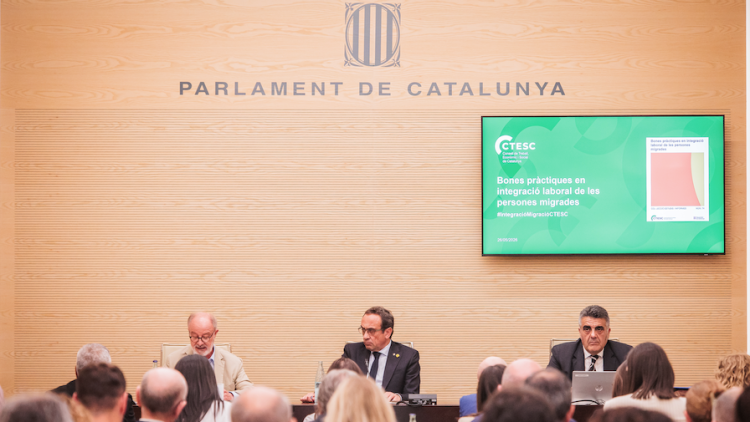 Ciriaco Hidalgo, Josep Rull i Carlos de Pablo a la presentació de l'informe del CTESC al Parlament de Catalunya. Parlament de Catalunya