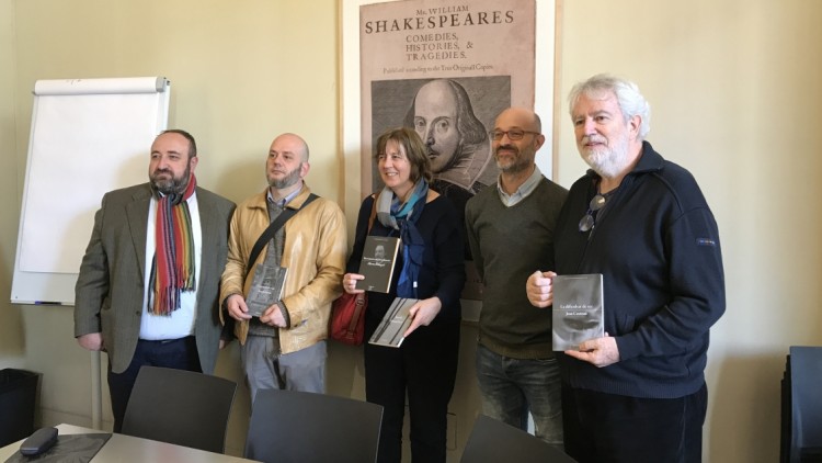 D'esquerra a dreta, dos editors i tres traductors: Gracià Sànchez, Jordi Mas, Dolors Udina, Antoni Xumet i Antoni Clapés