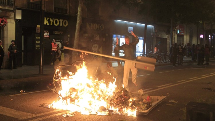 Conflictes de Sants arran del desallotjament de Can Vies (2014). EFE