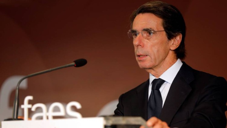 L'expresident espanyol José María Aznar, durant la seua conferència a l'hotel Valencia Palace.. EFE
